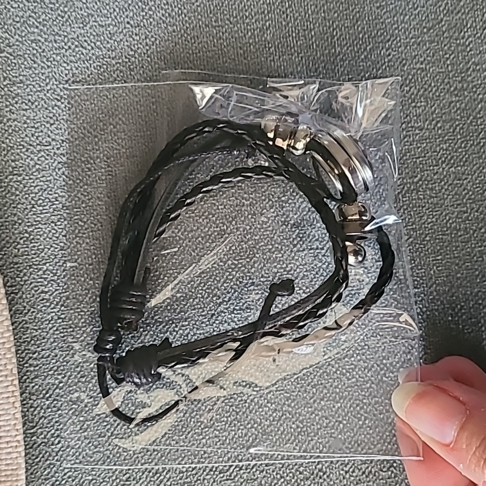 Taylor Swift Makeup Bag with Necklace and Bracelet - Picture 10 of 11